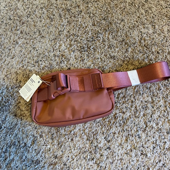 NWT | Lululemon Everywhere Belt Bag | Brier Rose - Picture 4 of 6